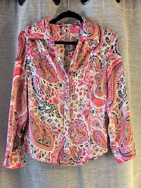 A Paisley Button Down in Pink & White Size Small